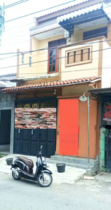 Rumah Bagus 2 Lantai & Kios untuk Usaha di Pasar Kliwon Surakarta (JO)