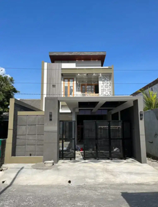 Rumah baru 2 lantai istimewa di Purwomartani