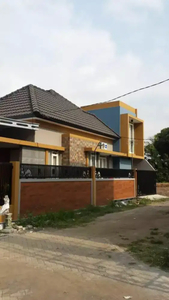 Rumah kokoh megah dekat Soehat Malang
