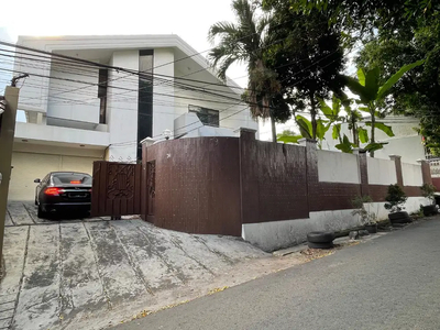 Rumah mewah 2lantai kolam renang modern style Bangka Jakarta selatan