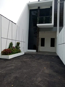 Rumah mewah baru siap huni di Cipinang baru raya dekat mall Arion