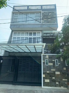 Rumah Mewah Semi Furnish 7 BR di Kelapa Gading Timur, Jakarta Utara