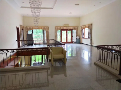 Rumah Muraah Minimalis di Granada Pakuwon Indah Fasilitas Lengkap