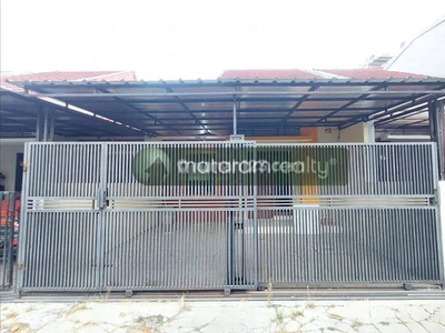 Rumah Asri Halaman Luas di Komplek Elit Setiabudi Regency, Siap Huni