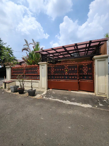 Rumah Secondary Hook Non Komplek Di Pondok Bambu Jakarta Timur