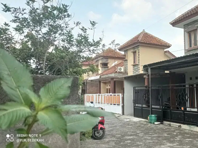 Rumah siap pake di komplek perumahan joho mojolaban skh