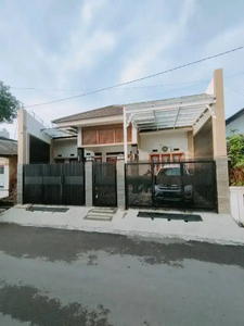 Sewa Rumah Full Furnished Di Antapani Komplek Blk Lucky Square | SW043