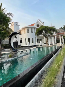 Villa Mewah 4 Kamar dengan Kolam Renang dan View Laut di Lovina - Bali
