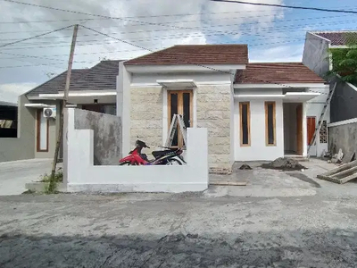 DIJUAL RUMAH BARU DEKAT SWALAYAN PAMELA 7 PURWOMARTANI, KALASAN, DIY