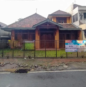 Dijual Rumah Classic Strategis di area Tengah Kota Jl. Gunung , Malang
