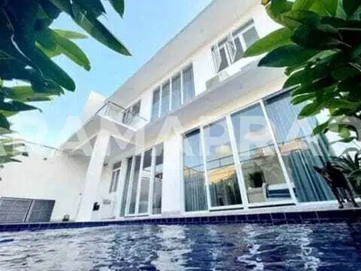 Dijual Villa Modern Luxury 2 Lantai Taman Pool Balkon Carport Canggu
