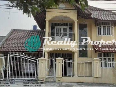 Disewakan dijual Rumah 2 Lantai Pinggir Jalan Bisa Untuk Tempat Tinggal usaha di Jakasampurna Bekasi Barat