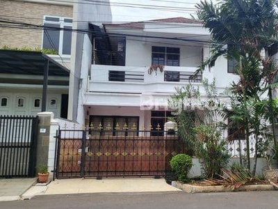 Disewakan rumah 2 Lantai siap huni janur elok kelapa gading jakarta utara