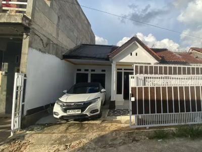 Jual rumah di perum bukit beringin Raya