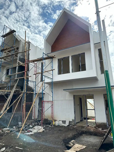 Rumah 2 Lantai Dekat UB Joyogrand Kota Malang