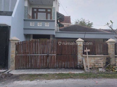 Rumah bagus siap huni di perumahan solo baru