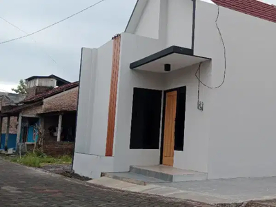 Rumah baru siap huni di plamogan sari pedurungan