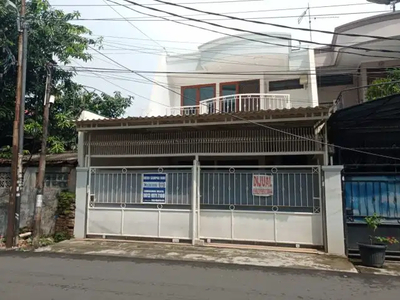 Rumah Besar Minimalis Siap Huni di Duri Kepa, Jakarta Barat