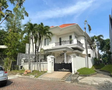 RUMAH MEWAH CLASSIC DI PERUMAHAN ELITE GRAHA FAMILY