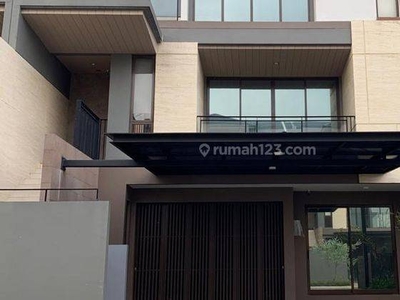 Rumah Mewah Full Furnish Private Lift di Bsd City Zora