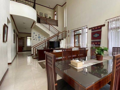 Rumah Mewah Furnish Siap Huni di Kawasan Sejuk Dago Resort