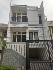 Rumah Minimalis Siap Huni di Greenville, Jakarta Barat