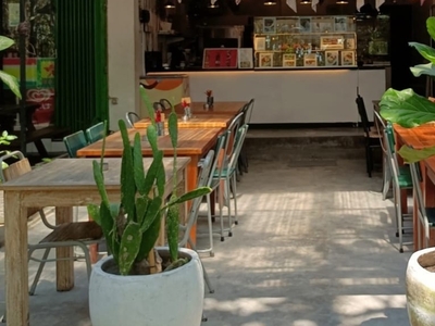 For Sale Leasehold - Italian pizzeria on the shortcut busy main street of Canggu