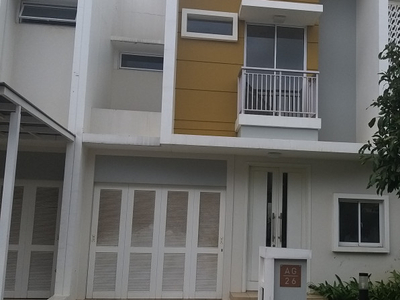 Disewa Rumah 2 lantai , c;luster Amanda Summarecon Bandung