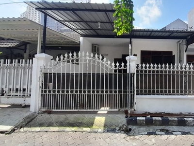 Rumah Murah Strategis Simpang Darmo Permai Selatan Dekat Jalan Raya