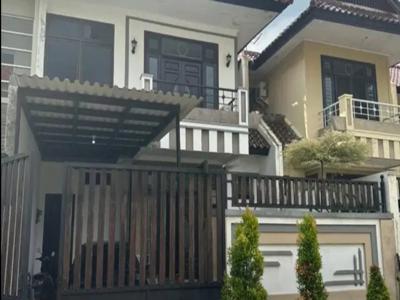 Dijual Rumah Villa Bukit Mas Surabaya- SEMI FURNISHED Modern + Taman Asri - Dekat Ciputra World, Akses TOL Satelit