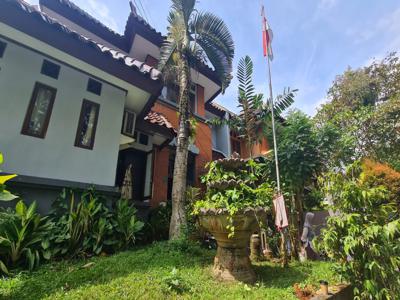 Rumah Impian Bernuansa Bali dengan Fasilitas Lengkap di Komplek Cirendeu