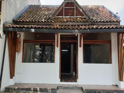Dijual Rumah Cocok untuk Usaha di Mainroad Dago, Bandung