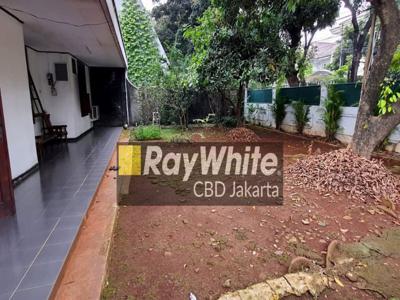 Dijual Rumah Strategis di Jalan Utama