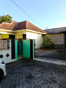 Di Sewakan Rumah besar di Jln Magelang belakang indogrosir