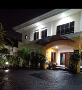 DIJUAL BANGUNAN KOMERSIAL HOMESTAY RAYA KERTAJAYA INDAH!