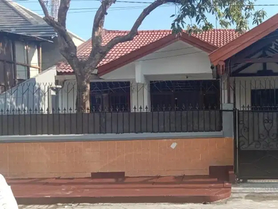 Disewakan Rumah di Darmo Harapan Indah Surabaya Barat