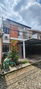 Disewakan rumah nyaman siap huni dalam cluster di Ciracas, Jakarta Ti