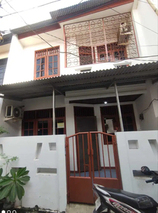 Disewakan Rumah siap huni di Tanjung Duren Jakarta Barat