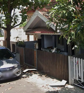 Disewakan rumah terawat siap huni di galaxy depan taman