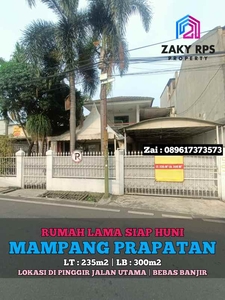 Mampang Prapatan - Dijual Rumah Lama Siap Huni Pinggir Jalan Utama