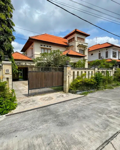 Rumah Lantai 2 Hitung Tanah Saja Muding Indah Kerobokan Bali