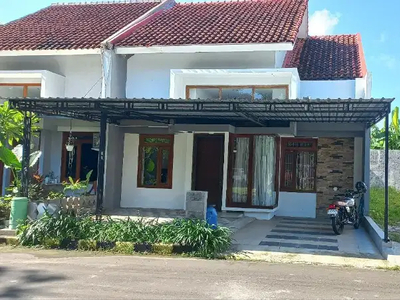 rumah minimalis cluster dekat kampus IHS di Gajahan Colomadu