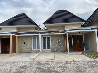 RUMAH READY MEWAH DEPAN BSB MIJEN SEMARANG