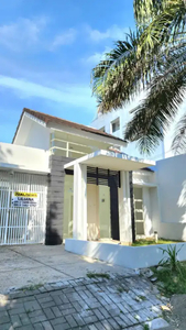 Rumah simple cantik keluarga muda di tengah kota sidoarjo