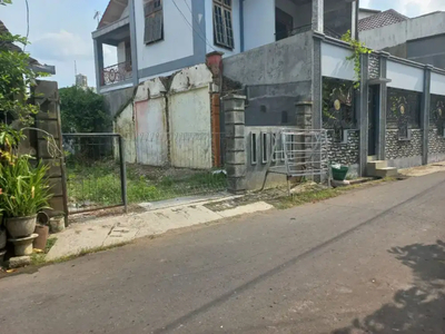 Tanah siap bangun di tengah kota Solo dekat stadion Manahan