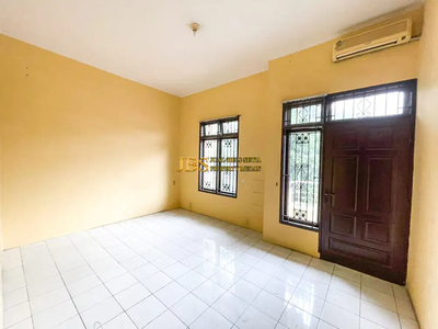 Villa Dijual Komplek Cemara Hijau Jalan Metal Medan