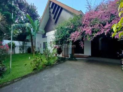 Disewakan Rumah 2 Lantai Furnished SHM di Gegerkalong Wetan, Bandung
