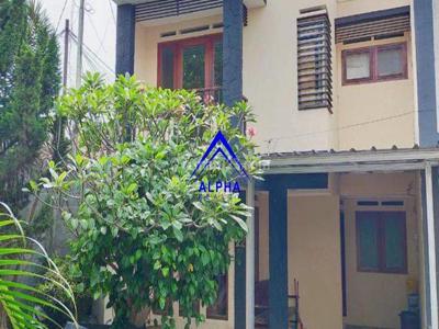 Disewakan Rumah 2 Lantai Semi Furnished SHM di Komplek Kampung Dago, Bandung