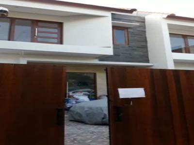 Disewakan Rumah Baru 2 Lantai dkt Renon Denpasar Bali