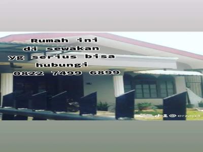 Dsewakan rumah Jl. Setia Luhur GG Anggrek no 32A Blk Millenium Plaza